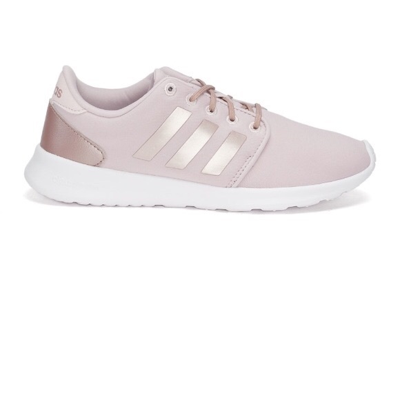 adidas Shoes - Women’s 7.5 Adidas QT Racer Running Sneaker